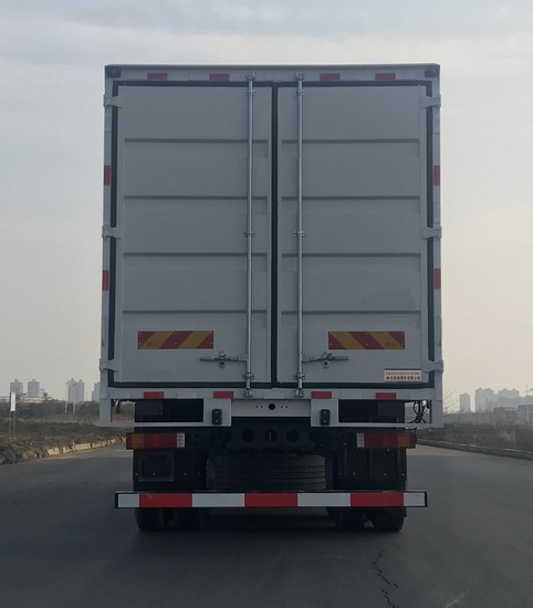 東風(fēng)牌DFH5320XXYD廂式運(yùn)輸車公告圖片