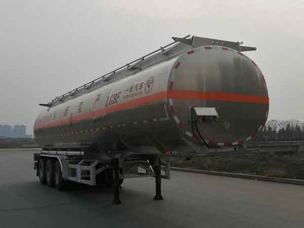 专致牌11.7米33.3吨3轴铝合金运油半挂车(YZZ9407GYYLEQ)