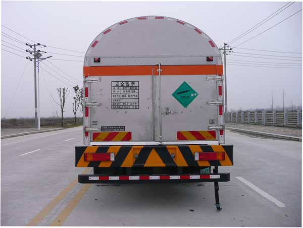 五峰牌JXY5322GDY3低溫液體運(yùn)輸車公告圖片