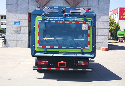 華威馳樂(lè)牌SGZ5089TXCJX6吸塵車(chē)公告圖片