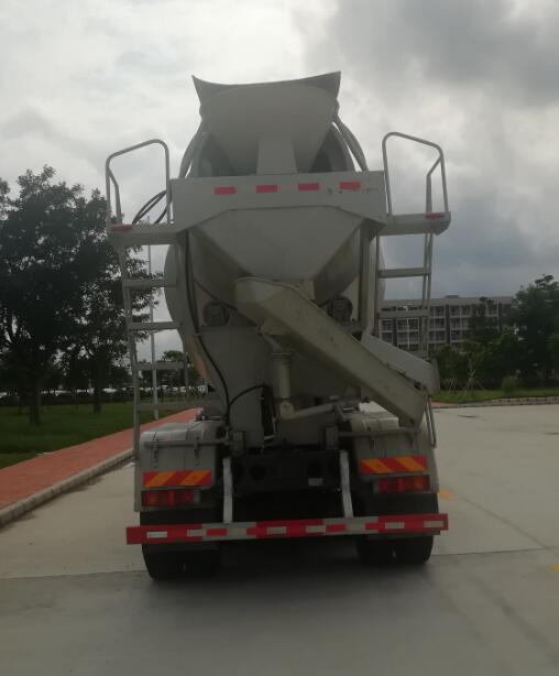 日野牌YC5310GJBFY8JT5混凝土攪拌運(yùn)輸車公告圖片