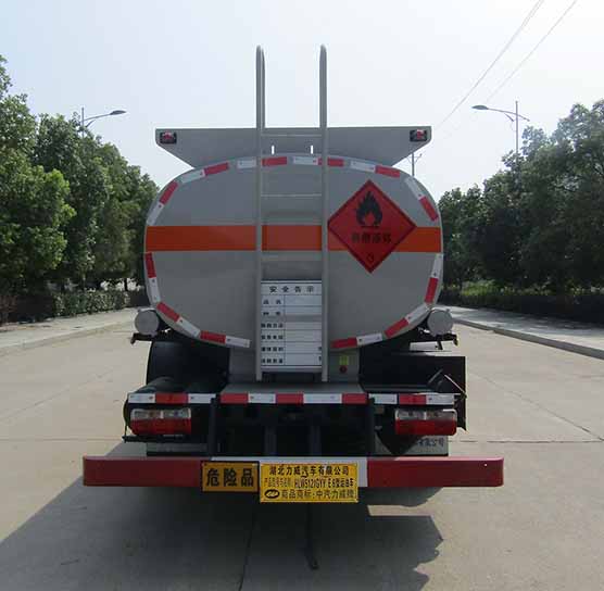 中汽力威牌HLW5121GYYE6運(yùn)油車公告圖片