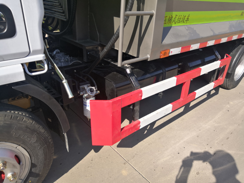 衡霸牌YYD5072ZYSD6壓縮式垃圾車公告圖片