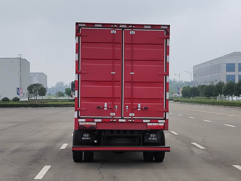 現(xiàn)代牌CHM5110XXYQDA33V廂式運(yùn)輸車(chē)公告圖片