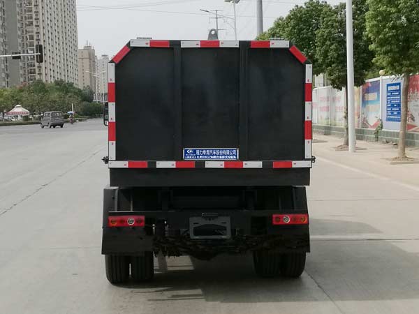 程力威牌CLW5030ZZZK6自裝卸式垃圾車公告圖片