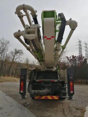 雷薩牌BJ5448THB-XF混凝土泵車公告圖片