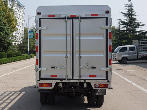 福田牌BJ5030CCY5JV3-51倉(cāng)柵式運(yùn)輸車公告圖片