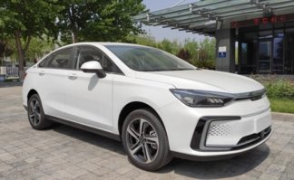 纯电动轿车