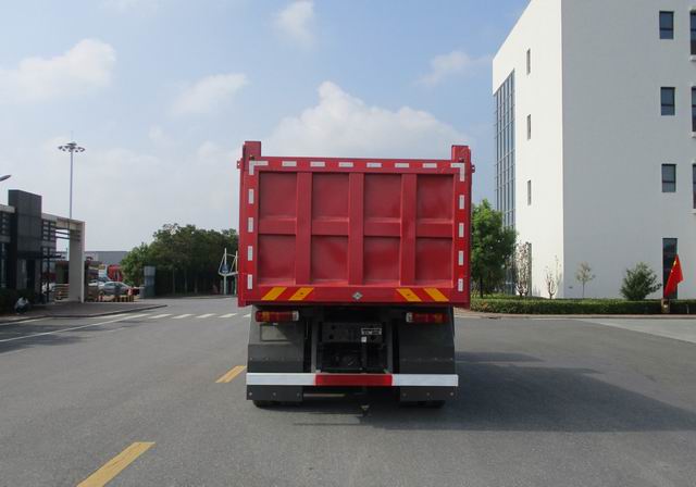 豪沃牌ZZ5317ZLJV286HF1L自卸式垃圾車公告圖片