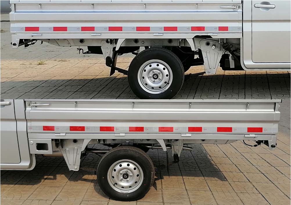 長(zhǎng)安牌SC5022CCYSEAA6倉柵式運(yùn)輸車公告圖片