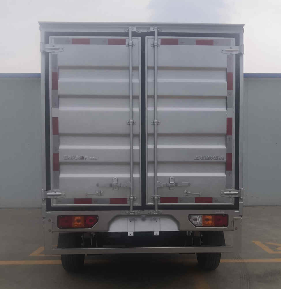 五菱牌LZW5038XXYTWN廂式運(yùn)輸車(chē)公告圖片