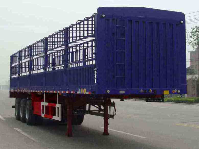 中集牌13米33.6吨3轴仓栅式运输半挂车(ZJV9400CLXHJA)
