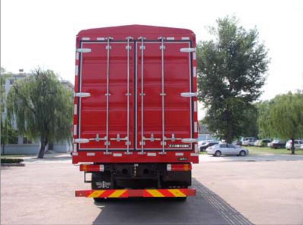 解放牌CA5250CCYP1K2L7T3E5A80-1倉(cāng)柵式運(yùn)輸車(chē)公告圖片