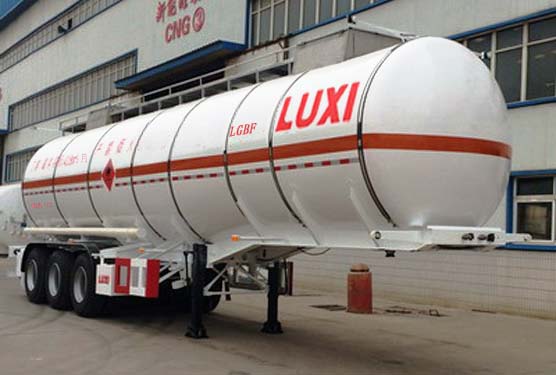 鲁西牌11.9米30.9吨3轴易燃液体罐式运输半挂车(LXZ9401GRY)