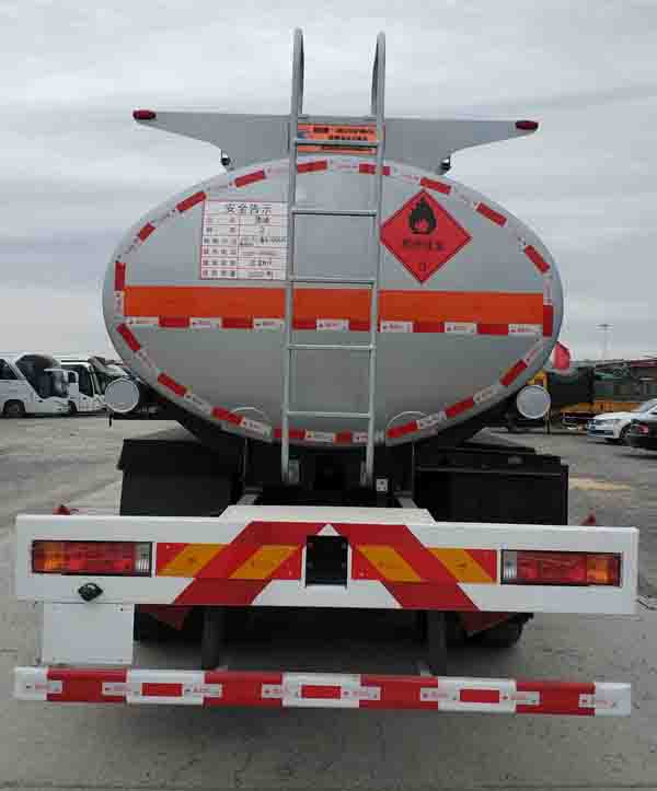 陕汽牌SHN5250GRYMB434易燃液体罐式运输车公告图片