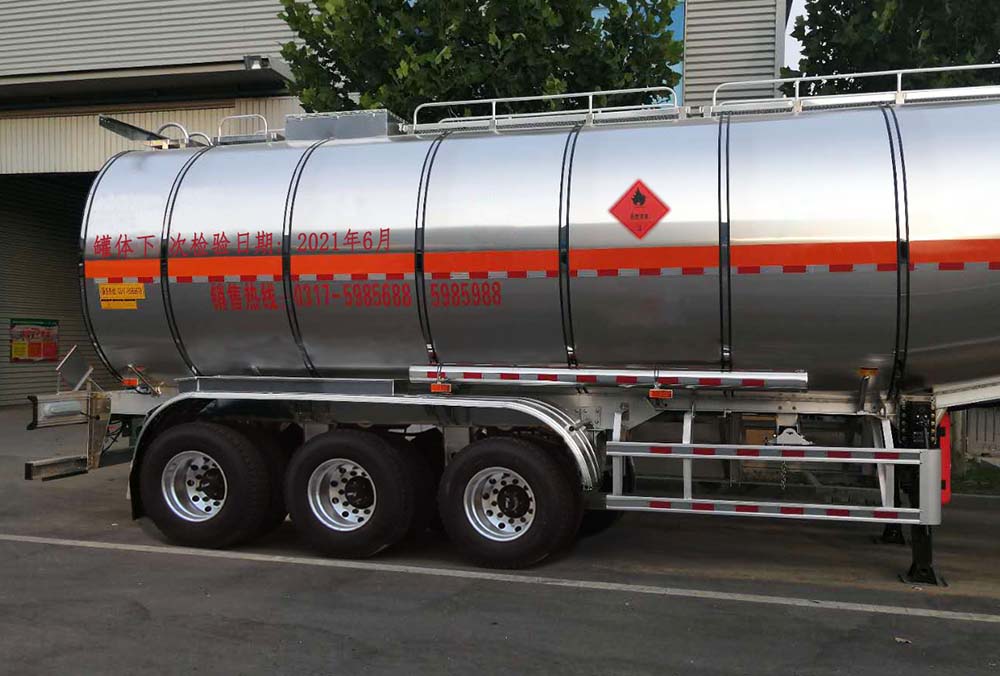 正康宏泰牌HHT9403GRYD铝合金易燃液体罐式运输半挂车公告图片