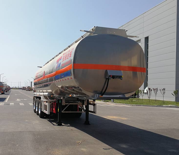 天明牌11.1米34吨3轴铝合金易燃液体罐式运输半挂车(TM9404GRYFE2)