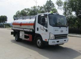 运油车