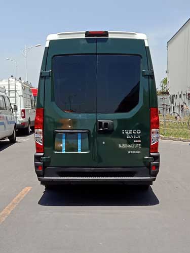 依維柯牌NJ5046XYUFE押運(yùn)車公告圖片