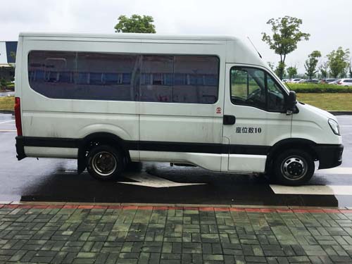 依維柯牌NJ5046XYUFE押運(yùn)車公告圖片