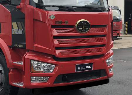 解放牌CA5180XXYP62M2L4E6廂式運輸車公告圖片