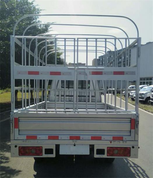 金杯牌JKC5030CCY-SS6HL2倉(cāng)柵式運(yùn)輸車(chē)公告圖片