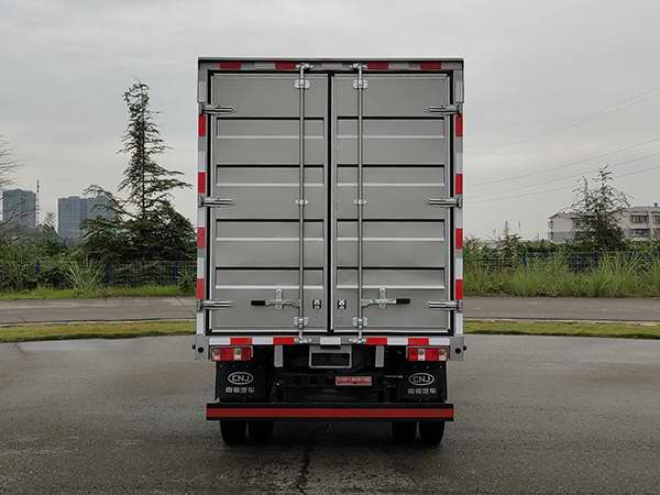 南駿牌NJP5040TWFEDF33A物料粉碎車(chē)公告圖片