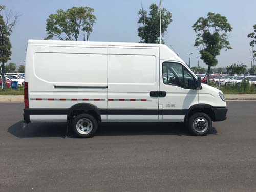 依維柯牌NJ5047XXYEEV2純電動(dòng)廂式運(yùn)輸車公告圖片