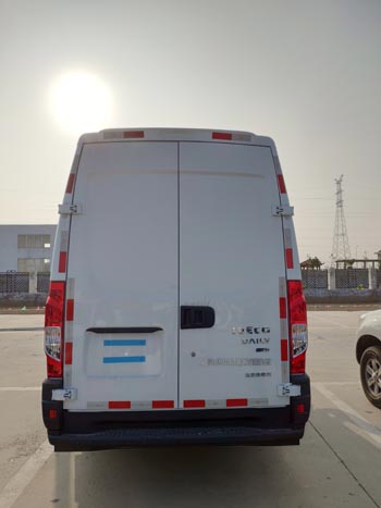 依維柯牌NJ5047XXYEEV2純電動(dòng)廂式運(yùn)輸車公告圖片