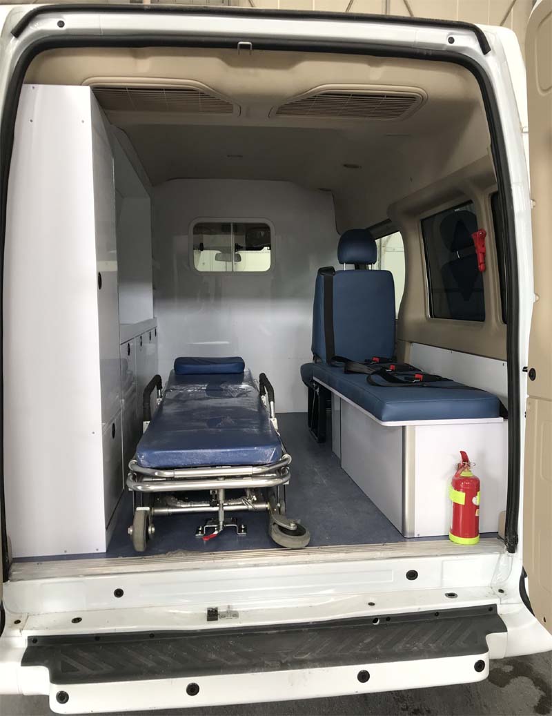 東方汽車牌ZDF5045XJH救護(hù)車公告圖片