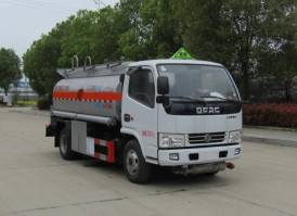 运油车