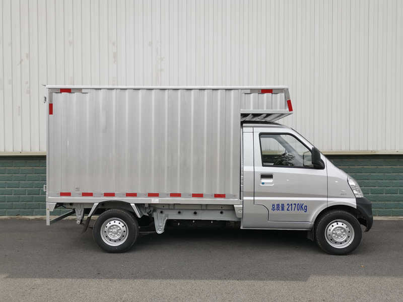 五菱牌LZW5028XXYP6AK廂式運輸車公告圖片