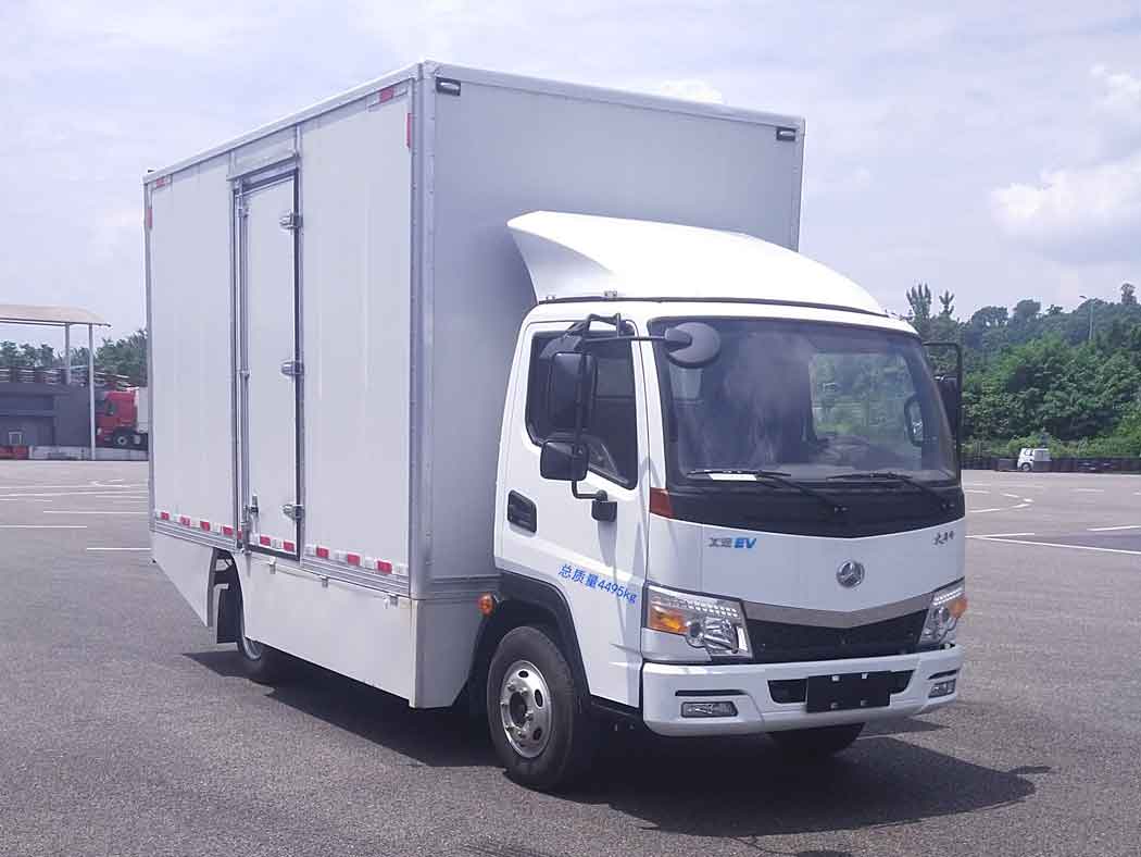 北京汽車制造廠有限公司牌BAW5040XXY1B551BEV純電動(dòng)廂式運(yùn)輸車公告圖片