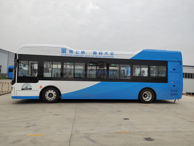 中植汽车牌CDL6101URFCEV2燃料电池低入口城市客车公告图片