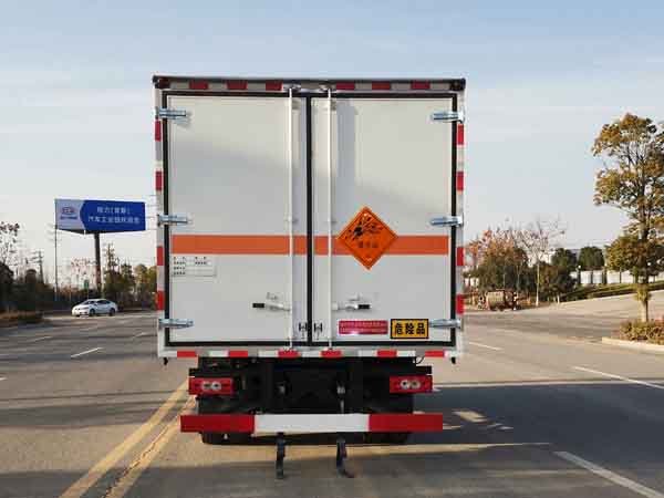 炎帝牌SZD5120XQYBJ6爆破器材運輸車公告圖片