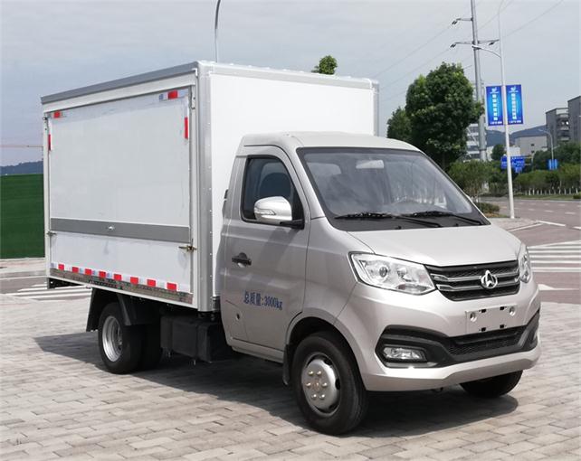 長(zhǎng)安牌SC5034XYKXDD6B2翼開啟廂式車公告圖片