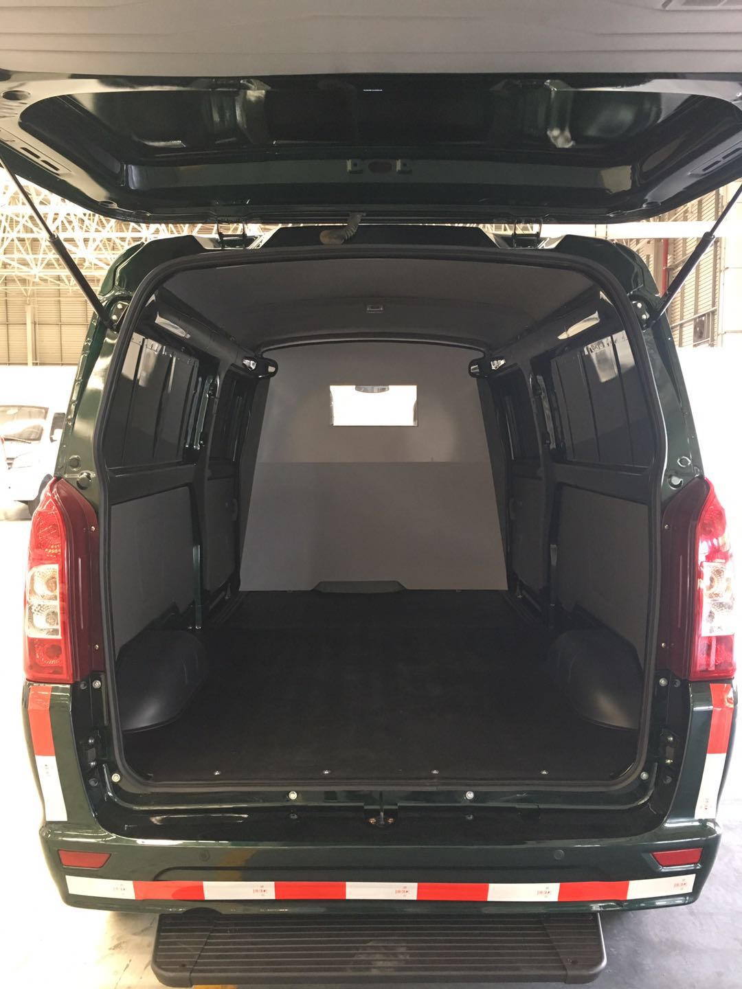 福建牌FJ5030XYZBEVA2純電動(dòng)郵政車(chē)公告圖片