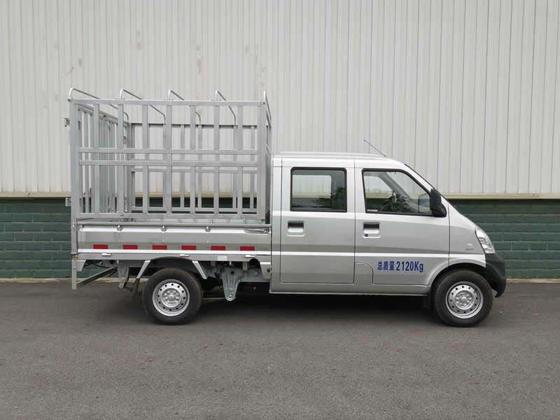 五菱牌LZW5028CCYSP6AJ倉(cāng)柵式運(yùn)輸車(chē)公告圖片