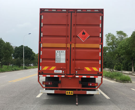 錫宇牌WXQ5260XRYE6易燃液體廂式運輸車公告圖片