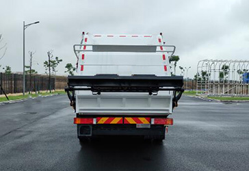 中國(guó)中車牌TEG5180ZYSADFBEV1純電動(dòng)壓縮式垃圾車公告圖片