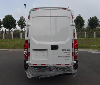 依維柯牌NJ5046XXYEQE2廂式運(yùn)輸車公告圖片