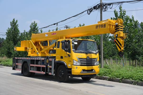 魯鷹牌SST5182JQZFTA汽車起重機(jī)公告圖片