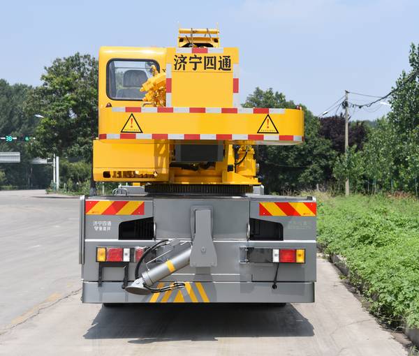 魯鷹牌SST5182JQZFTA汽車起重機(jī)公告圖片