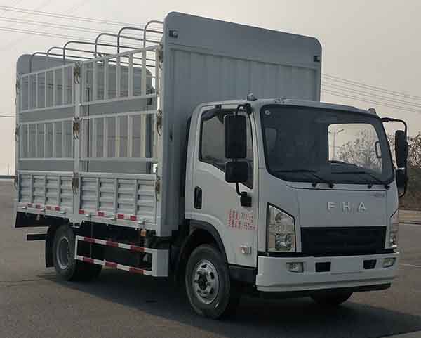 一汽凌河牌CAL5041CCYDCRE5倉(cāng)柵式運(yùn)輸車公告圖片