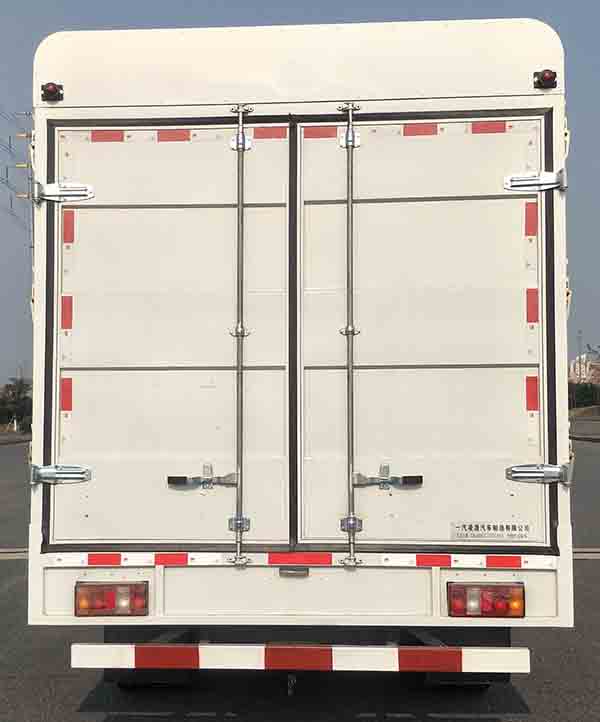 一汽凌河牌CAL5041CCYDCRE5倉(cāng)柵式運(yùn)輸車公告圖片