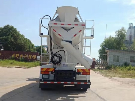 陜汽牌SX5310GJBGP5326混凝土攪拌運(yùn)輸車公告圖片