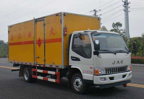 多士星牌JHW5090XRQH易燃气体厢式运输车公告图片