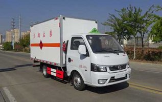 华通牌HCQ5037XRYE易燃液体厢式运输车