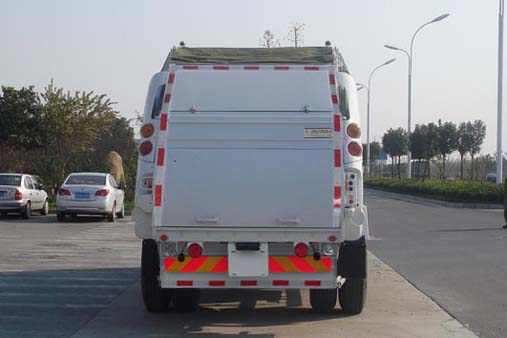 悅達(dá)牌YD5183ZYSDFE6壓縮式垃圾車公告圖片