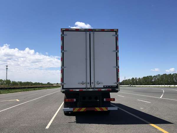 解放牌CA5310XLCP66K24L7T4A1E6冷藏車公告圖片